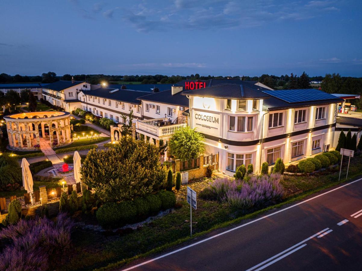 Hotel Coloseum Jarosław Exterior foto