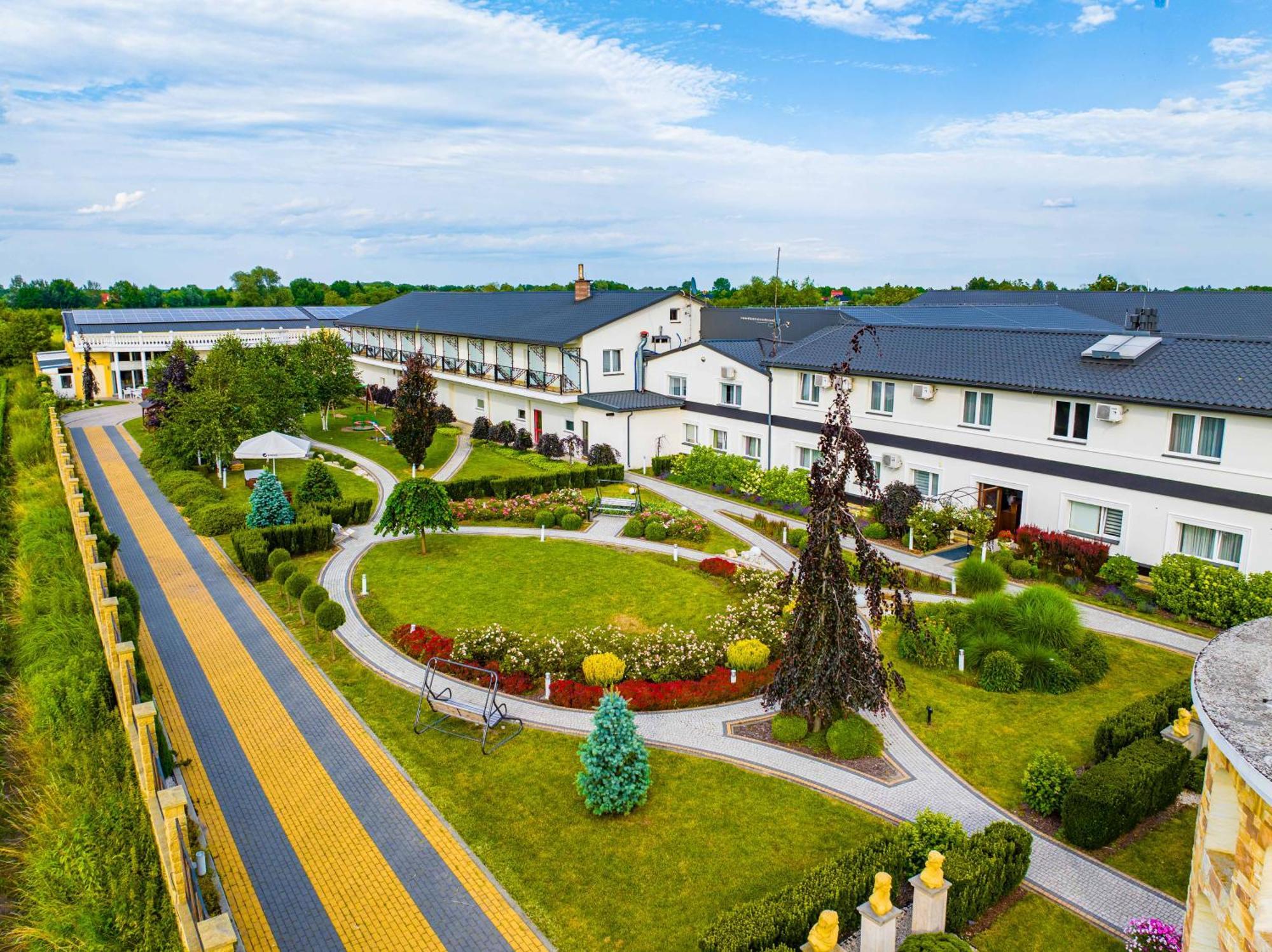 Hotel Coloseum Jarosław Exterior foto